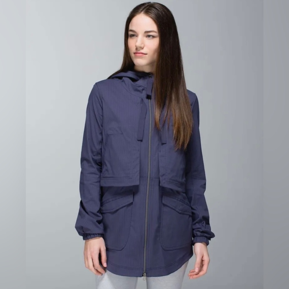 LULULEMON Yogi Anorak Jacket Hooded Size 4 Indigo Blue Stripe